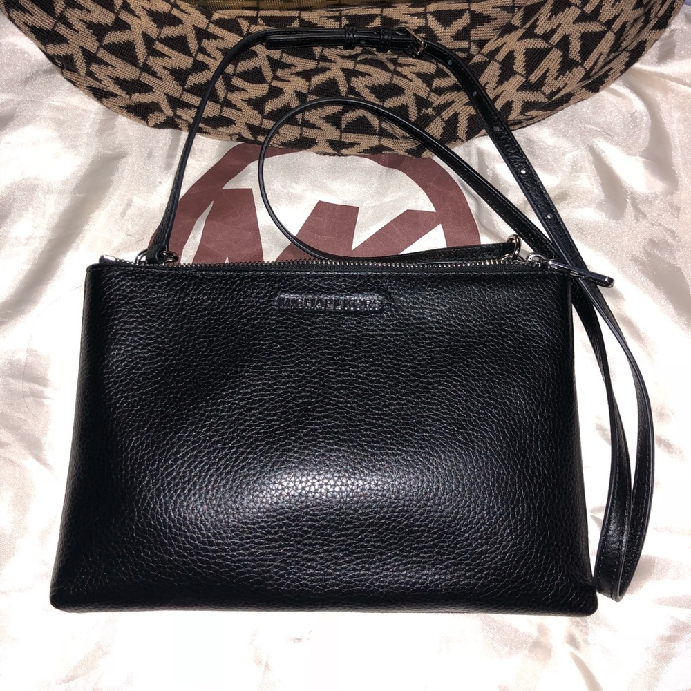 Authentic Michael kors crossbody bag!!!!